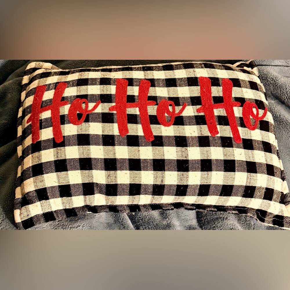 Holiday throw pillow